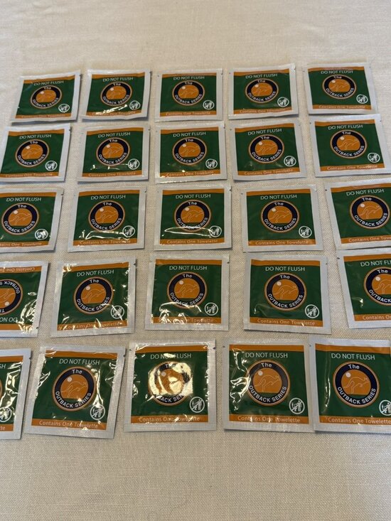 NIP Lot of 25 The Outback Series Oil Towelettes for Natural Pain Relief - New - Picture 1 of 3